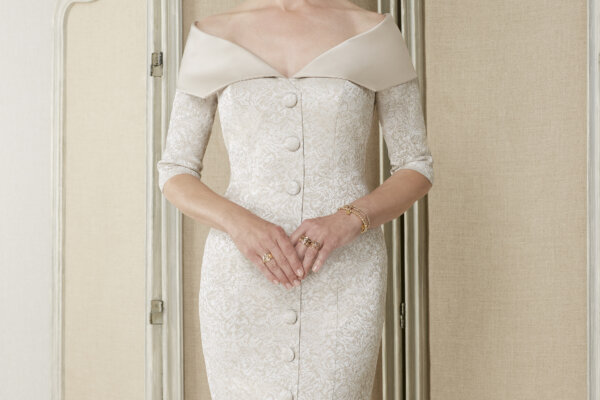 John Charles Mother of the Bride sale dress fitted silhouette in champgne.