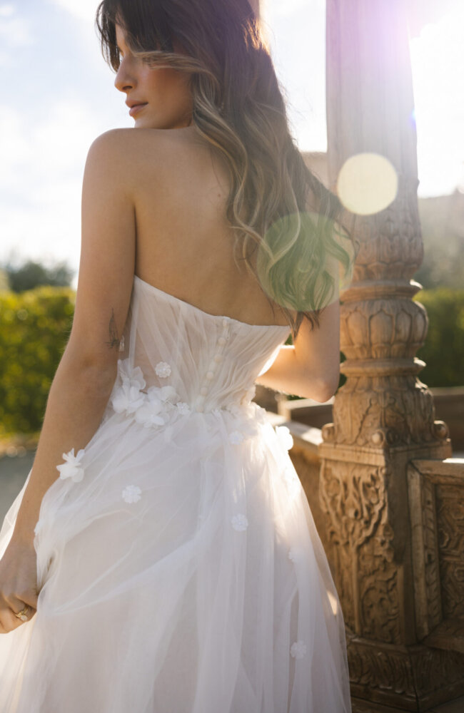 Essense of Australia D4065 - Limelight Occasions