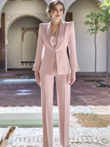 Sonia Penna 1260042 mother of the bride trouser suit in pale pink perfect occasionwear for weddings cruises races and black tie events front view Huddersfield boutique.